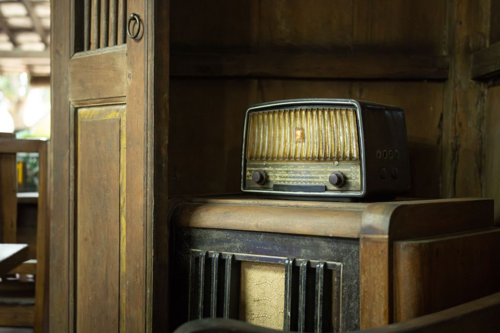 Vintage radio receiver with tuning dial